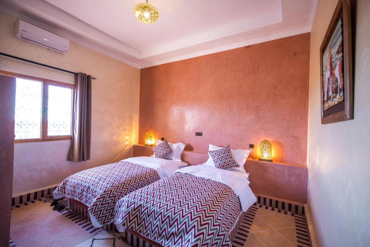 Riad Les Jardins De เมอร์ซูกา ภายนอก รูปภาพ