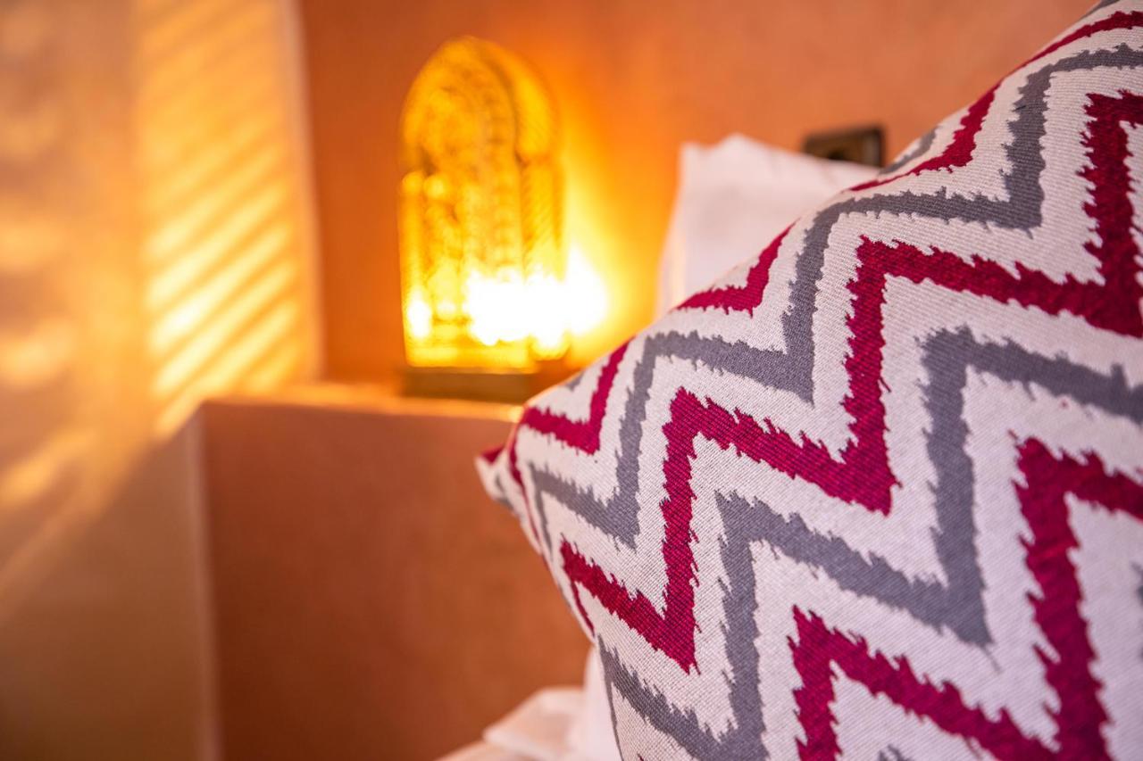 Riad Les Jardins De เมอร์ซูกา ภายนอก รูปภาพ