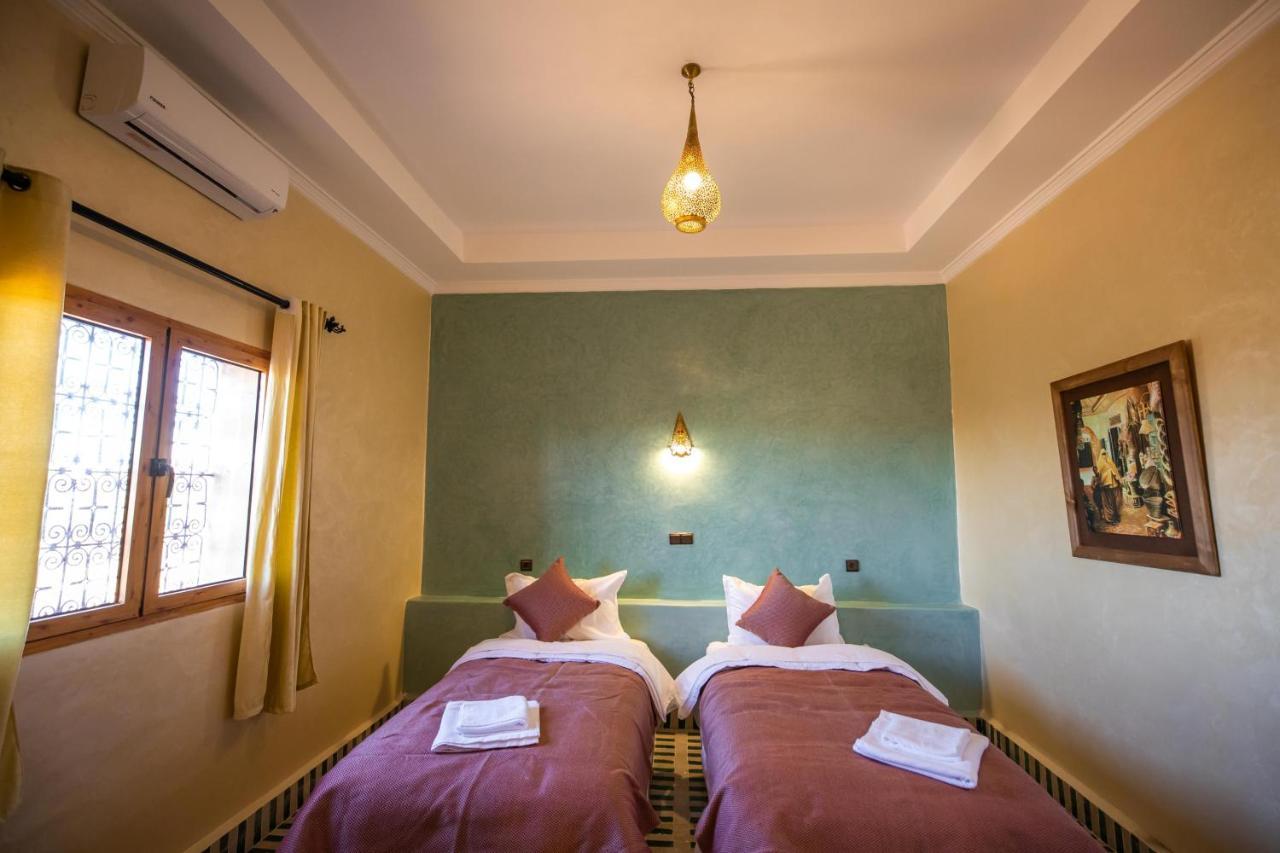Riad Les Jardins De เมอร์ซูกา ภายนอก รูปภาพ